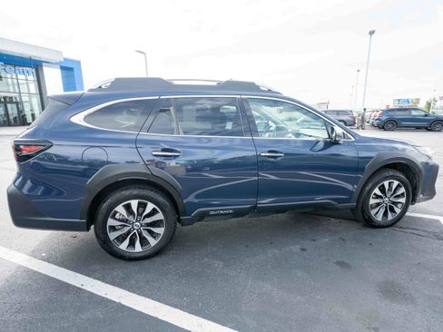 Used 2025 Subaru Outback Touring XT AWD/4WD image 6