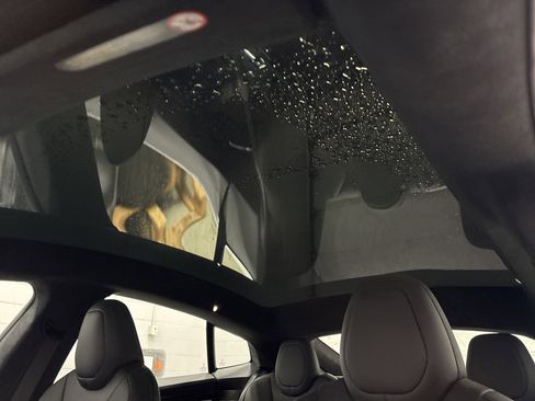 Used 2021 Tesla Model S Plaid image 15