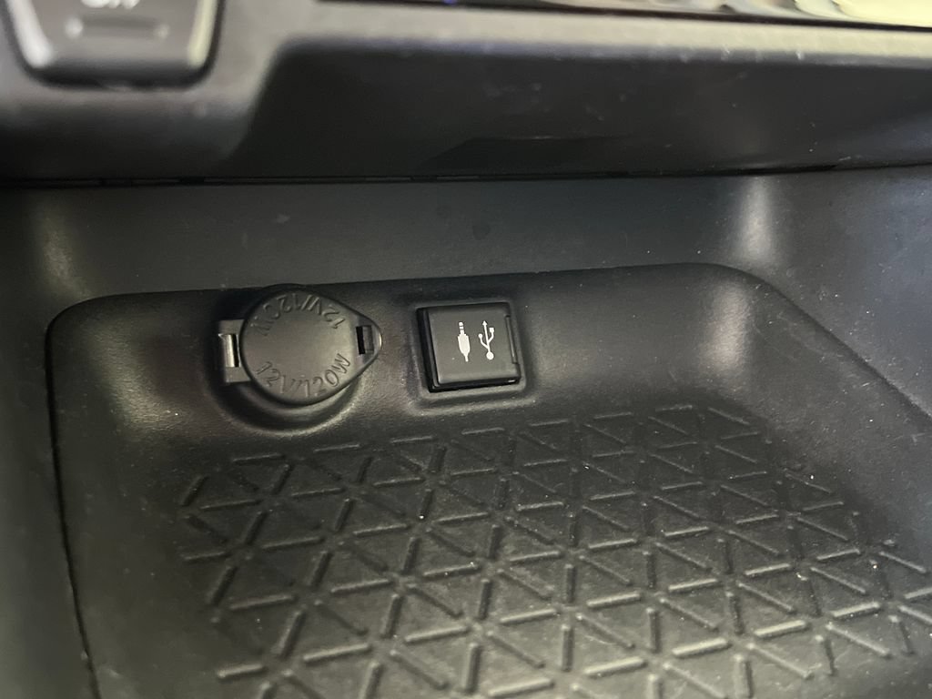 Used 2019 Toyota RAV4 LE w/ Carpet Mat Package FWD image 39