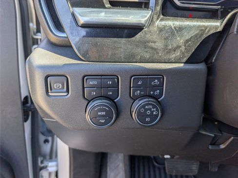 Used 2022 Chevrolet Silverado 1500 RST w/ Convenience Package II AWD/4WD image 22