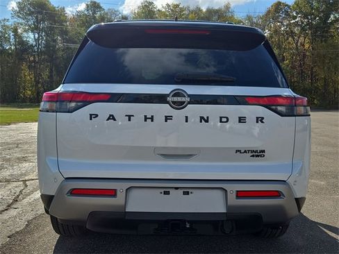 New 2025 Nissan Pathfinder Platinum image 25
