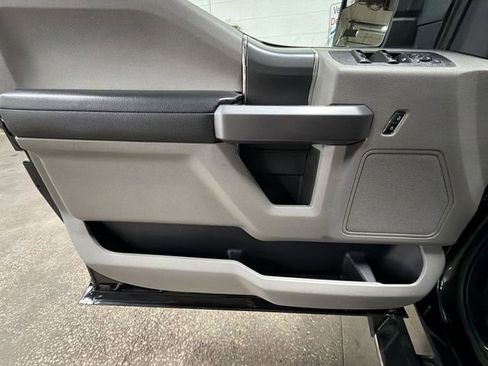 Used 2018 Ford F150 XLT w/ Equipment Group 302A Luxury image 19