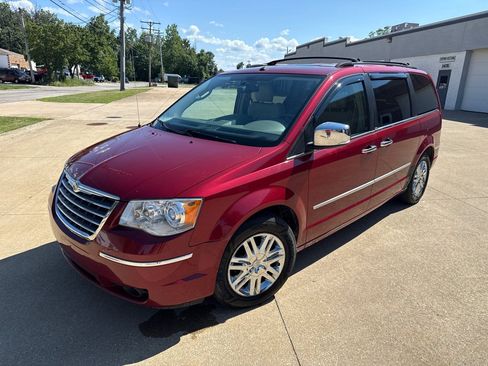 Used 2010 Chrysler Town & Country Limited w/ Entertainment Group #3 FWD image 1