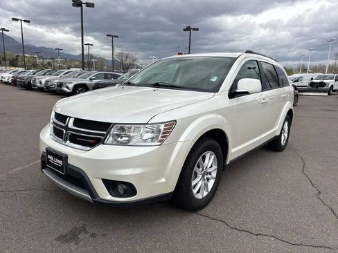 Used 2017 Dodge Journey SXT w/ Premium Group image 3