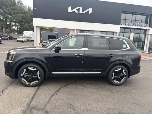 New 2025 Kia Telluride S image 2