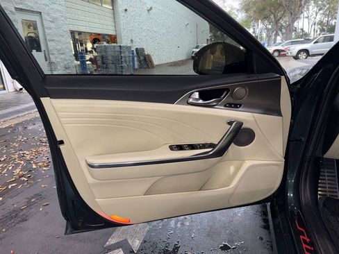 Used 2022 Kia Stinger GT2 image 17