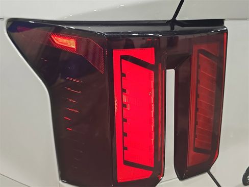 Used 2024 Kia Sorento EX w/ Panoramic Sunroof Package image 35