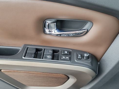 Used 2021 Nissan Titan Platinum Reserve w/ Moonroof Package image 27