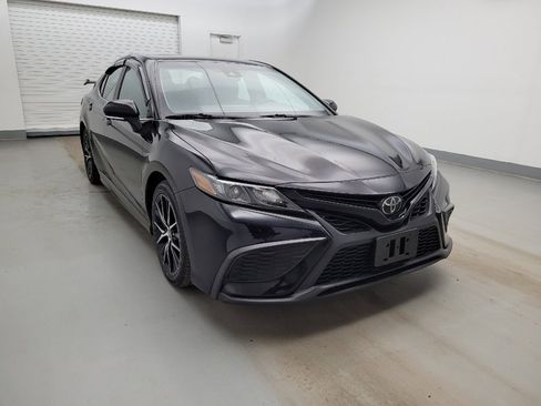 Used 2022 Toyota Camry SE image 13