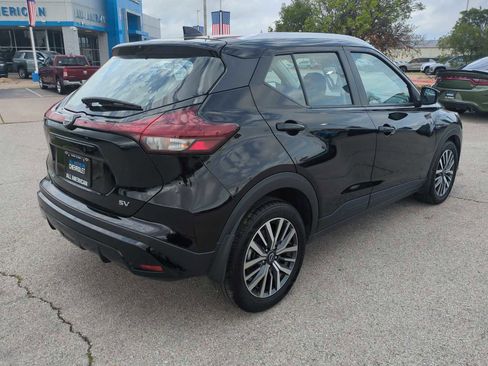 Used 2024 Nissan Kicks SV FWD image 8