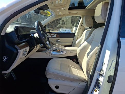 Used 2022 Mercedes-Benz GLS 450 4MATIC image 13