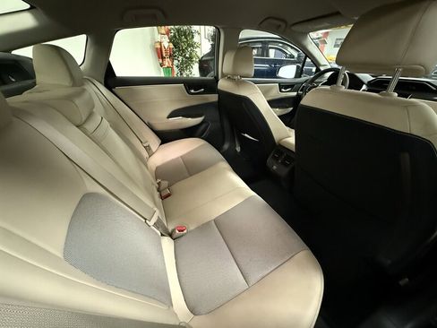 Used 2018 Honda Clarity Plug-In Hybrid image 16