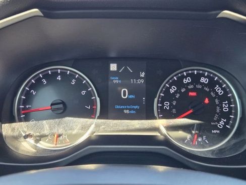 Used 2022 Toyota RAV4 LE FWD image 15