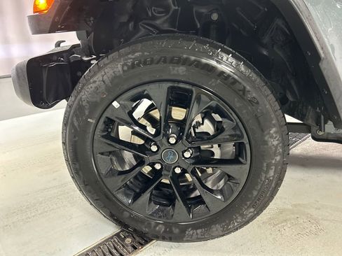 Used 2025 Jeep Wrangler Unlimited Sahara w/ Safety Group image 9