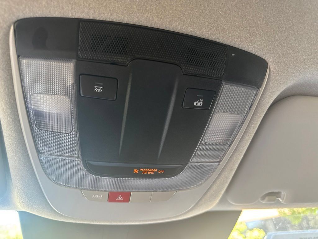 Used 2025 Kia Niro Wind w/ Wind Preserve Package FWD image 20