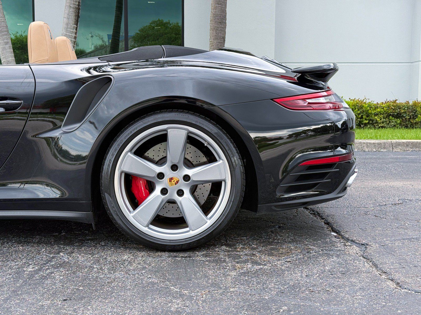Used 2019 Porsche 911 4 Cabriolet AWD/4WD image 12