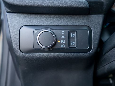 Used 2020 Ford Escape SE image 22