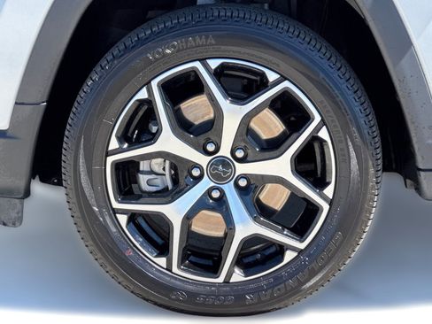 Used 2025 Jeep Compass Limited AWD/4WD image 10