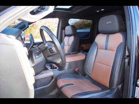 Used 2021 Chevrolet Silverado 3500 High Country image 16