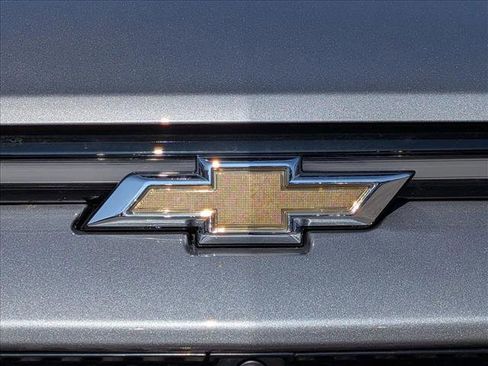 New 2026 Chevrolet Equinox EV LT image 17