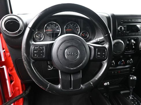 Used 2017 Jeep Wrangler Unlimited Willys image 13