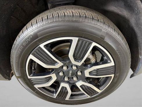 Used 2022 GMC Acadia SLT w/ Technology Package FWD image 14