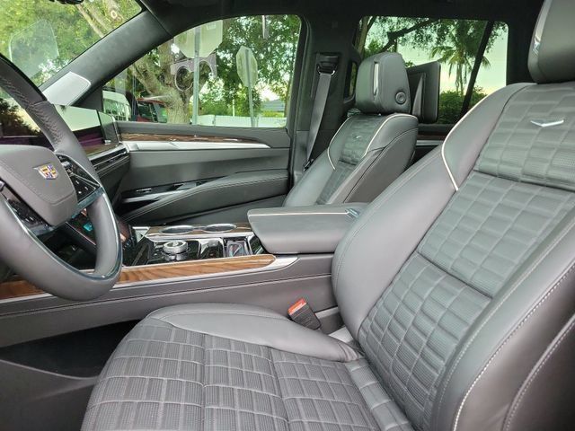 Certified 2026 Cadillac Escalade Platinum Sport w/ LPO, ONYX Package AWD/4WD image 22