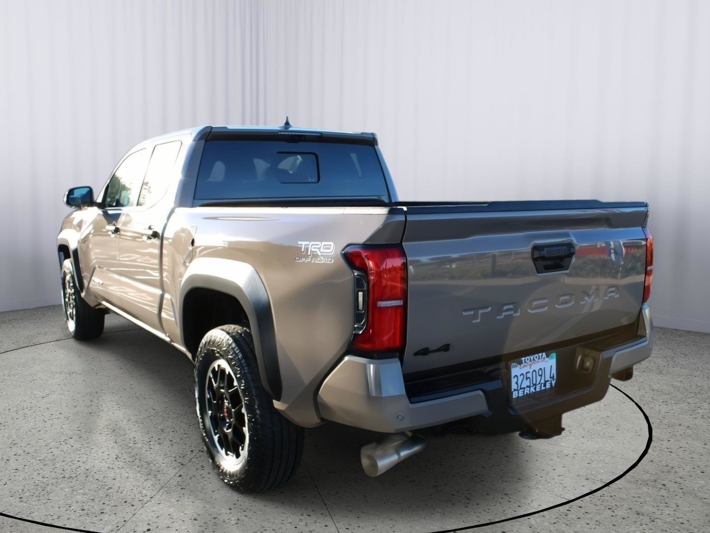 Certified 2026 Toyota Tacoma TRD Off-Road w/ TRD Off Road Premium Package AWD/4WD image 6