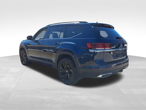 Used 2023 Volkswagen Atlas SE w/ Black Wheel Package image 4