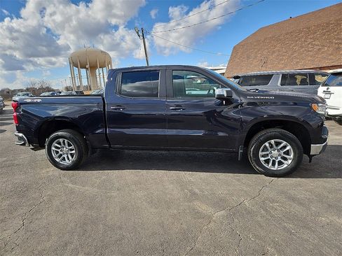 Used 2022 Chevrolet Silverado 1500 LT w/ Safety Package image 9
