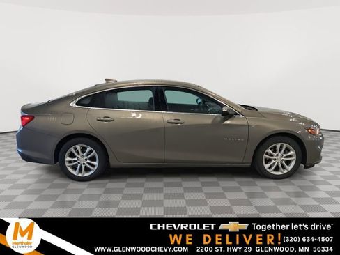 Used 2017 Chevrolet Malibu LT image 1