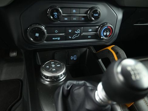Certified 2022 Ford Bronco Badlands AWD/4WD image 19