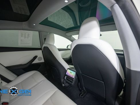 Used 2025 Tesla Model 3 Long Range AWD/4WD image 32