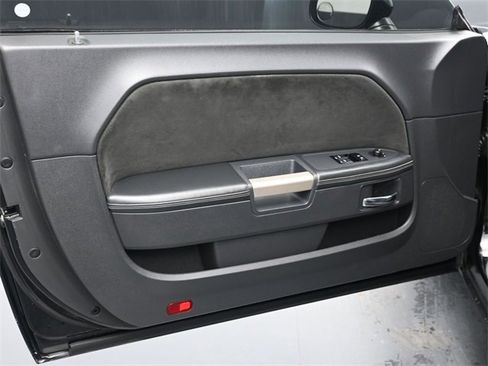 Used 2012 Dodge Challenger SRT8 w/ Premium Sound Group image 18