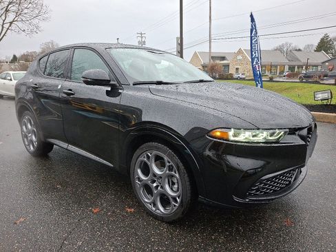 New 2025 Alfa Romeo Tonale image 2