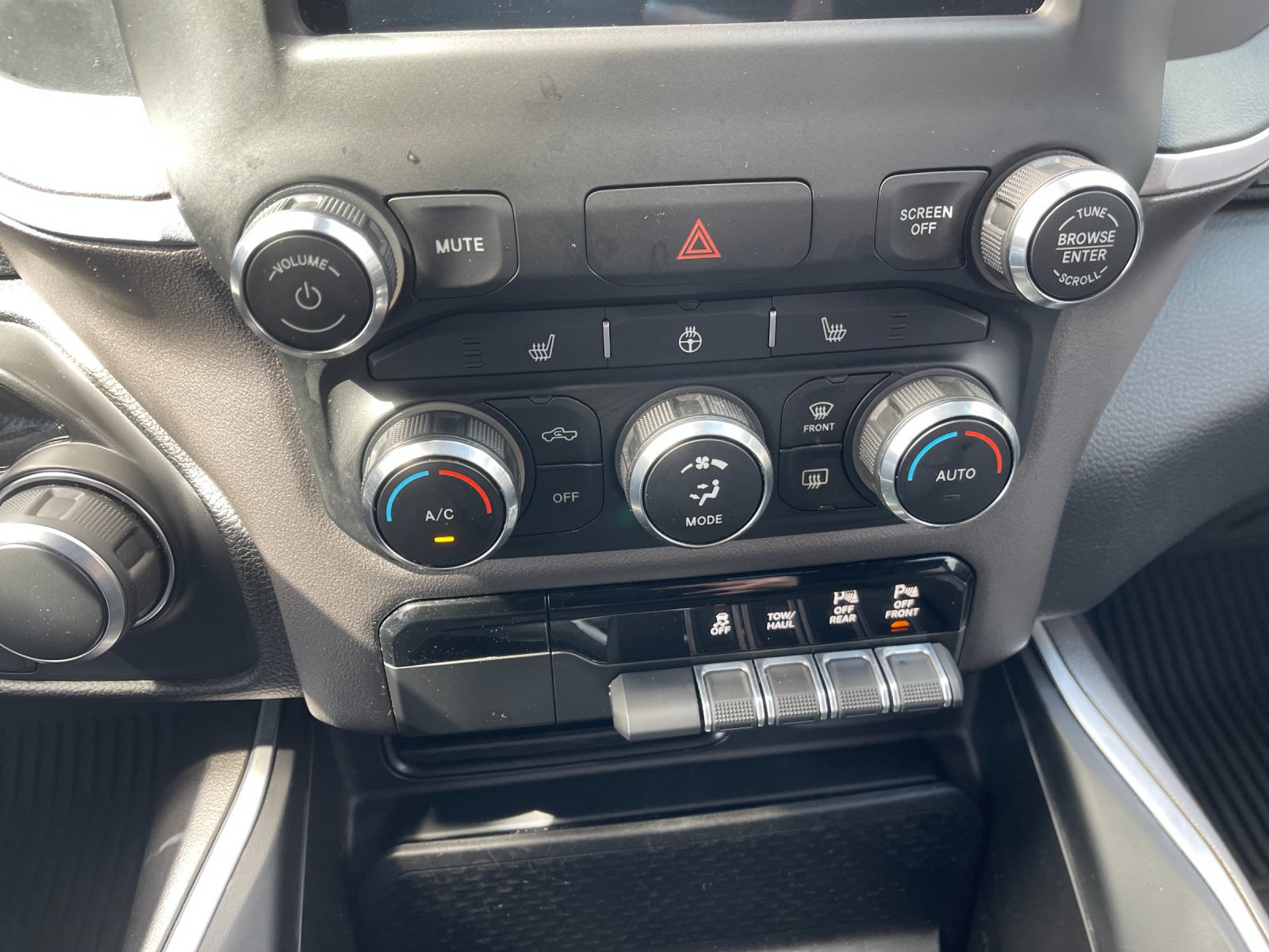 Used 2020 RAM 1500 Big Horn AWD/4WD image 21