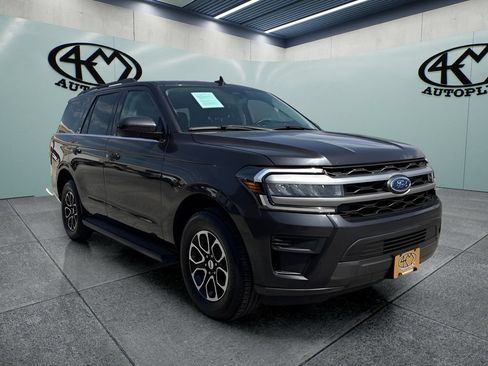 Used 2024 Ford Expedition XLT RWD image 1