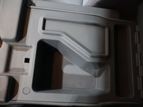 Used 2011 Ford F150 XLT w/ XLT Chrome Pkg image 27