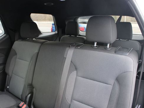 Used 2023 Chevrolet Traverse LT image 15