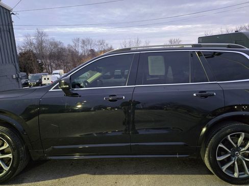 Used 2018 Volvo XC90 T6 Momentum w/ Convenience Package image 3