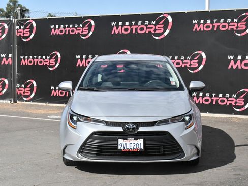 Used 2025 Toyota Corolla LE w/ LE Premium Package FWD image 2