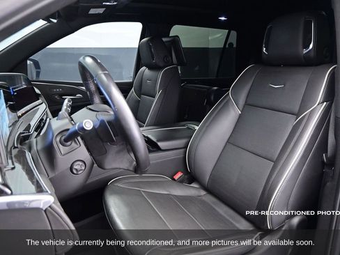 Used 2023 Cadillac Escalade Sport w/ LPO, ONYX Package image 7