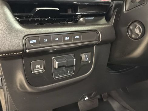 Used 2023 Cadillac Escalade Sport AWD/4WD image 17
