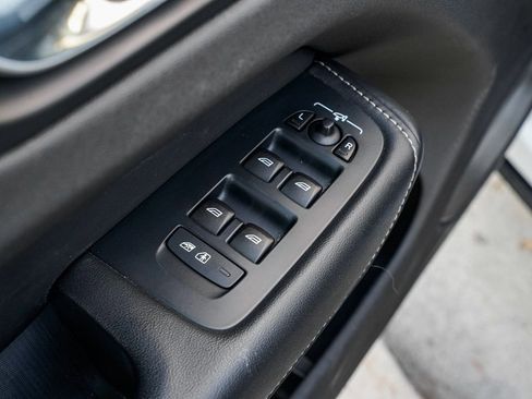 Used 2019 Volvo XC60 T6 Inscription w/ Protection Package Premier image 9