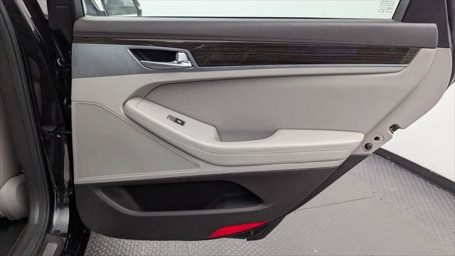 Used 2020 Genesis G80 3.8 RWD image 16