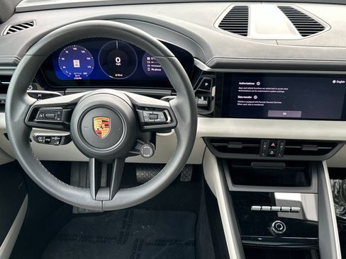 Used 2025 Porsche Macan Electric image 14