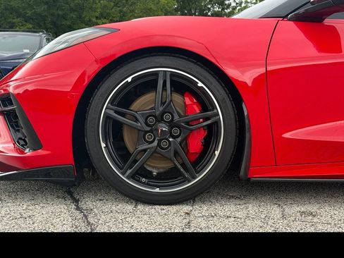 Used 2022 Chevrolet Corvette Stingray Preferred Cpe w/ Z51 Performance Package RWD image 2