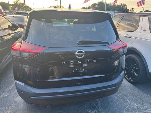 Used 2021 Nissan Rogue S FWD image 3