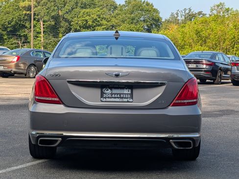 Used 2018 Genesis G90 3.3T Premium RWD image 8
