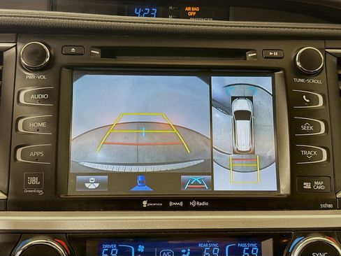 Used 2018 Toyota Highlander Limited Platinum image 17